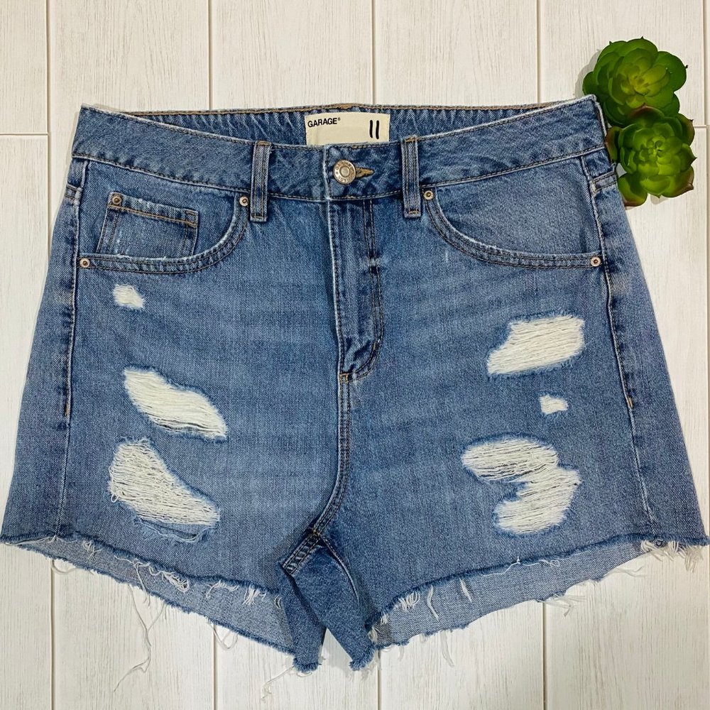 NWOT Garage Distressed Mom Shorts